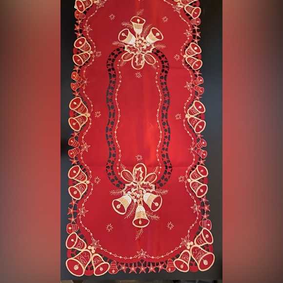 NEW Beautiful Asian inspired red table runner with gold bells - Picture 1 of 4